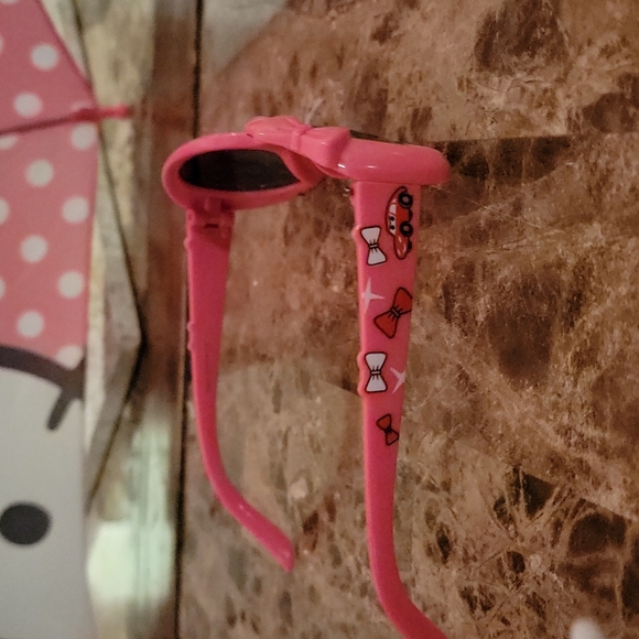 Hello Kitty Umbrella and Sunnies 🕶 - Picture 8 of 15